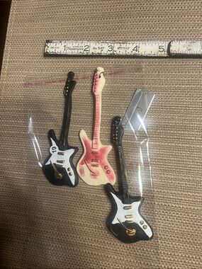 #19  3 ceramic Guitar-Shaped Women’s Brooch Pin - Black, White Pink  hand made